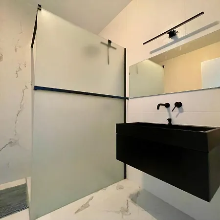 Klimatizovany Apartmanovy Dom S Virivkou, 10a * סנץ