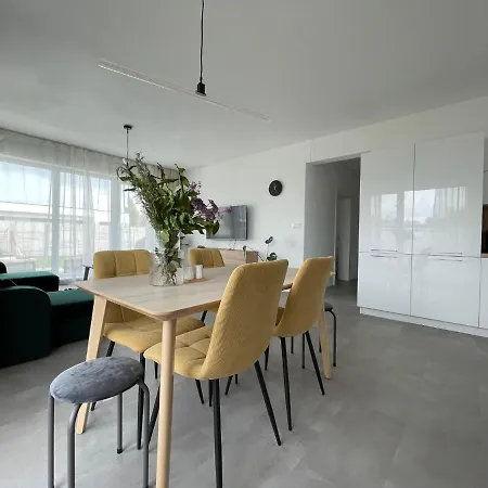 Klimatizovany Apartmanovy Dom S Virivkou, 10a * סנץ