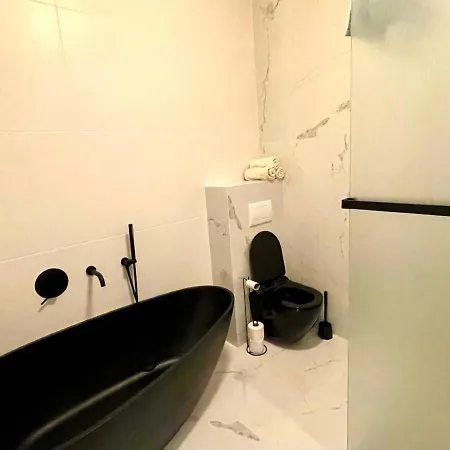 Klimatizovany Apartmanovy Dom S Virivkou, 10a בית נופש סנץ