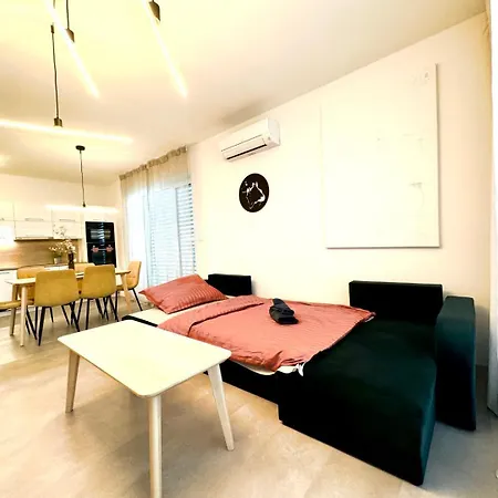 Holiday home Klimatizovany Apartmanovy Dom S Virivkou, 10a