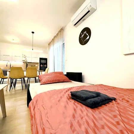 בית נופש Klimatizovany Apartmanovy Dom S Virivkou, 10a *