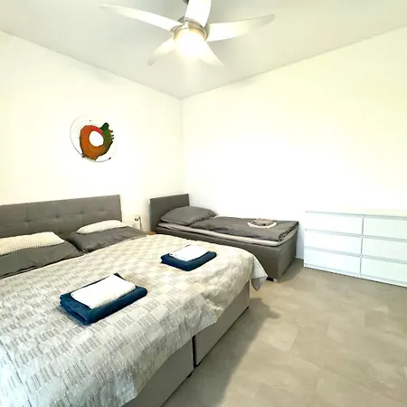 Klimatizovany Apartmanovy Dom S Virivkou, 10a בית נופש