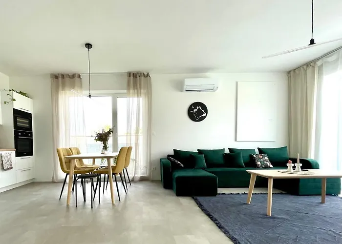 Klimatizovany Apartmanovy Dom S Virivkou, 10a 塞内奇