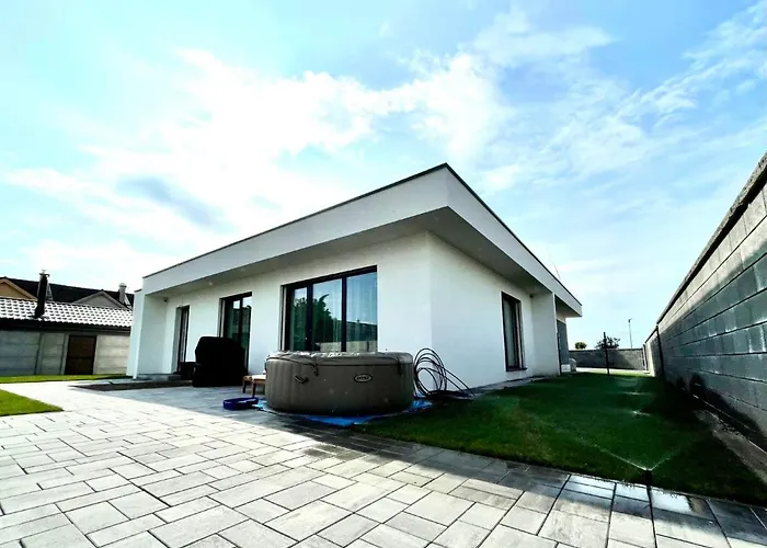 Klimatizovany Apartmanovy Dom S Virivkou, 10a *