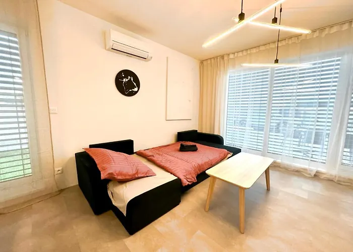 度假居 Klimatizovany Apartmanovy Dom S Virivkou, 10a 塞内奇