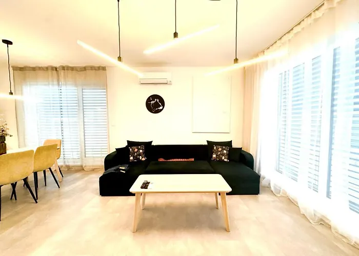 Klimatizovany Apartmanovy Dom S Virivkou, 10a Hébergement de vacances Senec
